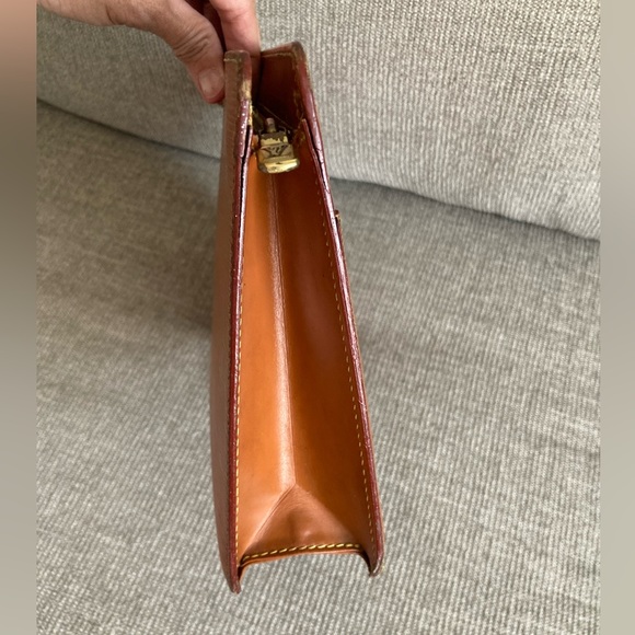 Auth Louis Vuitton Clutch - Picture 8 of 16